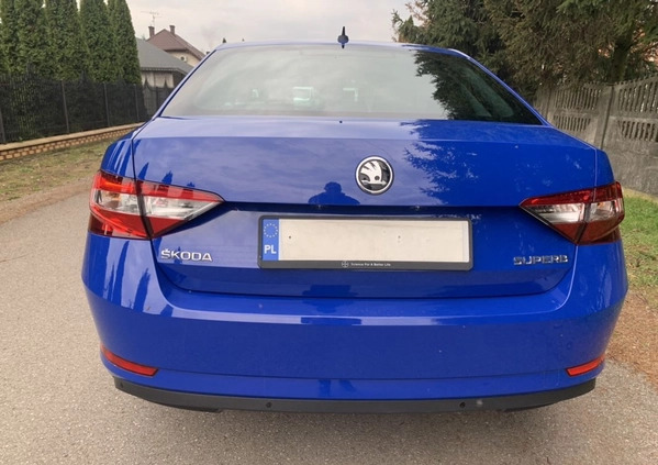 Skoda Superb cena 69900 przebieg: 137000, rok produkcji 2018 z Człopa małe 742